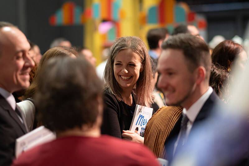 AKEO DISTRIBUER AUTREMENT